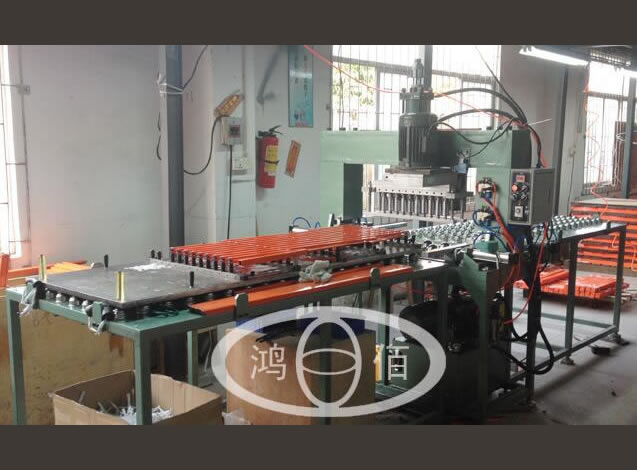 油壓旋鉚機(jī)龍門(mén)式多軸機(jī)型 油壓旋鉚機(jī)龍門(mén)式多軸機(jī)型